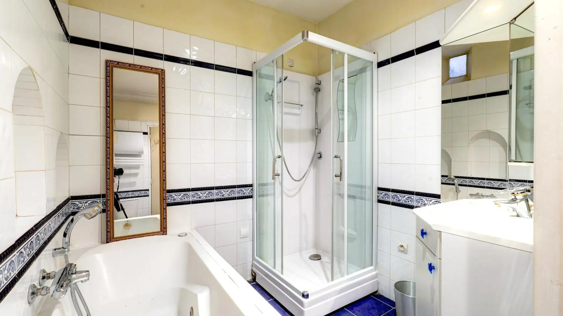 Saint Germain & Odeon - 1Br - Cityapartmentstay Paris 0*,  France